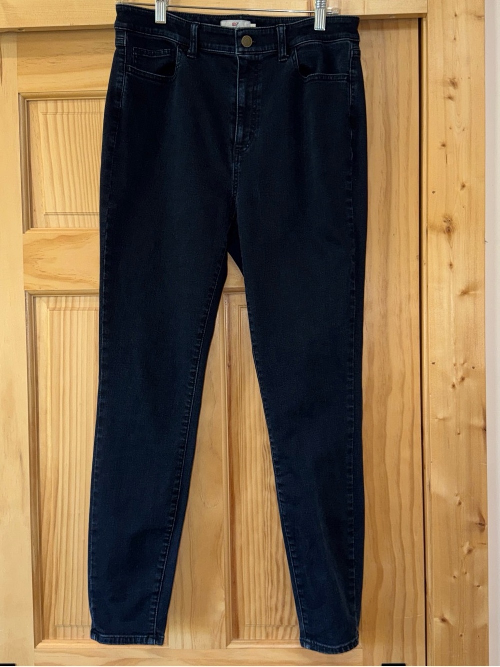 Vineyard Vines Logo Womens Size 10 Dark Wash Skinny Jean Excellent Condition